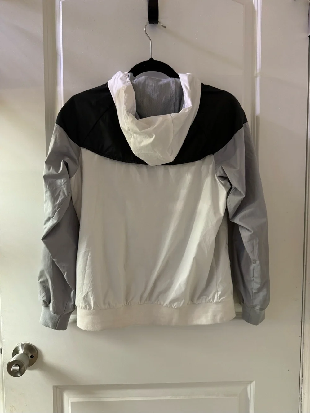 Nike Colorblock Hooded Windbreaker in Black, White & Light Gray
